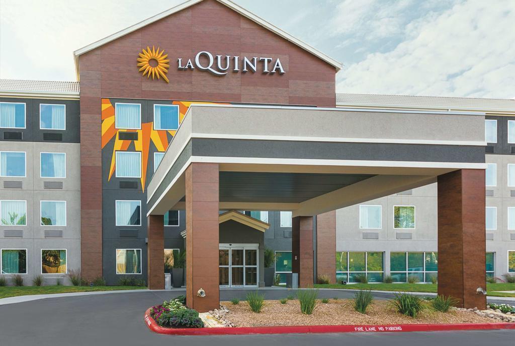 La Quinta Inn & Suites By Wyndham - Red Oak Tx Ih-35E Exterior photo